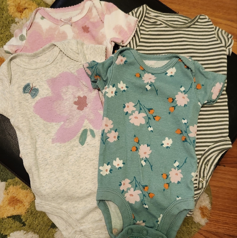 Set of 4 newborn onesies